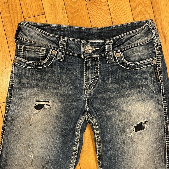 SILVER Frances 18” low rise bootcut distressed jeans. Altered to: 26x34. EUC - Picture 5 of 11